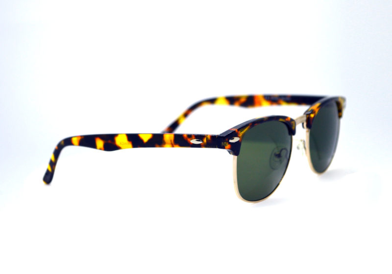 Shady Tortoise Print Round Sunglasses with Dark Tint 1